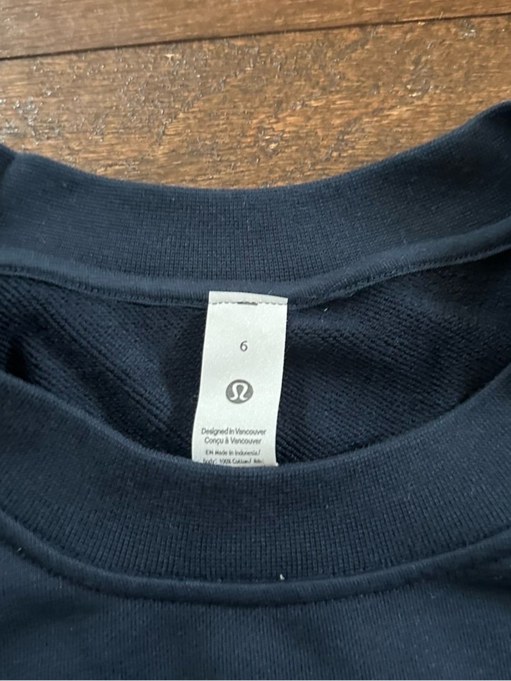 Lululemon Perfectly Oversized Cropped Crew size 6 Navy-NWT - Picture 6 of 10